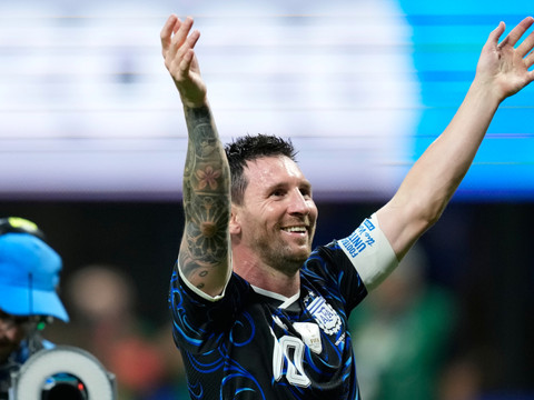 ... et à la fin, c'est Messi qui gagne