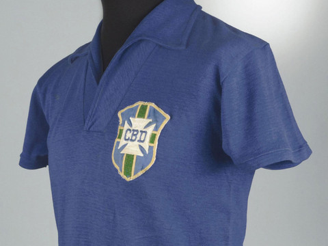 Un maillot de Pelé vendu 4,9 millions de dollars
