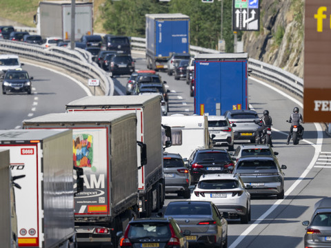 Les voyageurs vers le Sud toujours retardés devant le Gothard