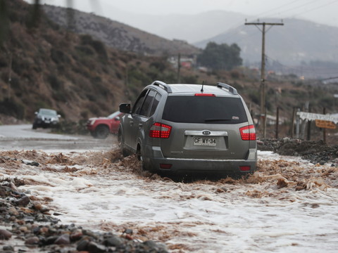 Tempête au Chili: au moins dix morts et 2000 sinistrés