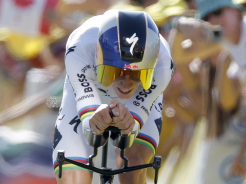 Evenepoel bat à nouveau Pogacar, Voisard 10e du général