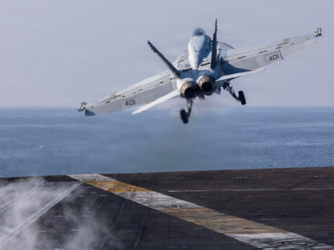 Les Houthis pro-iraniens revendiquent des attaques en mer Rouge