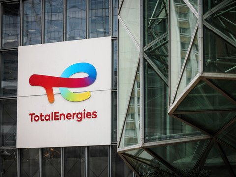 TotalEnergies double son bénéfice net au 2e trimestre