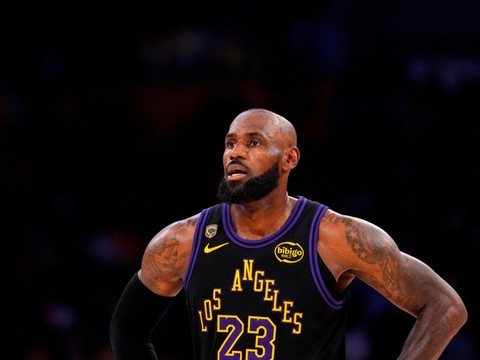 NBA: LeBron James annonce qu'il rejoint les 76ers de Philadelphie