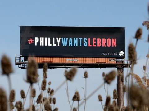 Les Sixers souhaitent la bienvenue à LeBron James