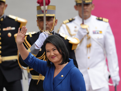 Keiko Fujimori investie présidente du Pérou