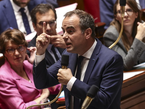 Lecornu veut plus de mesures d'adaptation au changement climatique