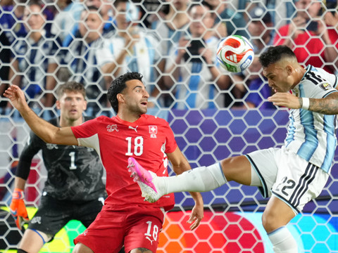 L'international suisse Eray Cömert au FC Torino