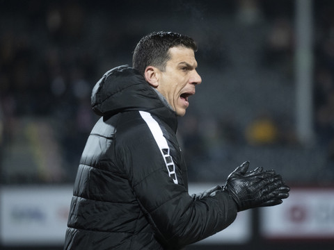 Yverdon ne décolle pas, Xamax leader