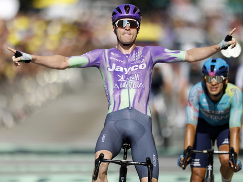 Mauro Schmid signe chez Pinarello Q36.5