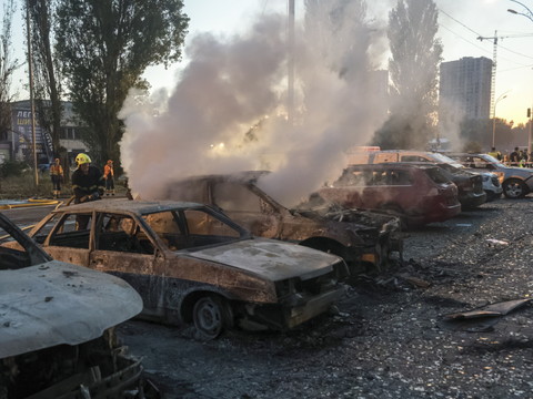 Kiev: dix morts dans une nouvelle attaque de missiles russes