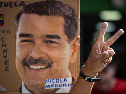 Le président déchu Maduro encourage le dialogue