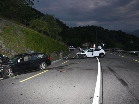 Huit blessés dans un grave accident de la route à Steinen (SZ)