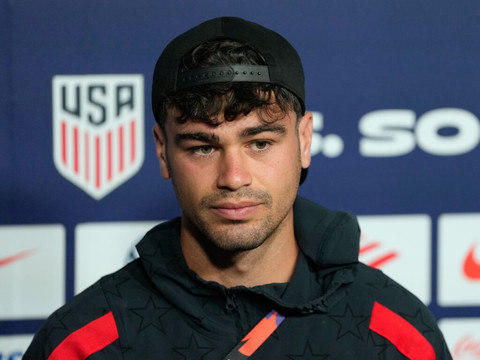 Giovanni Reyna signe à Strasbourg