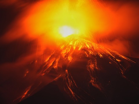 Volcan de Fuego: le Guatemala déclenche l'alerte maximale