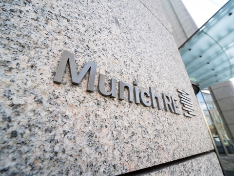 Munich Re sacrifie des revenus mais préserve sa rentabilité