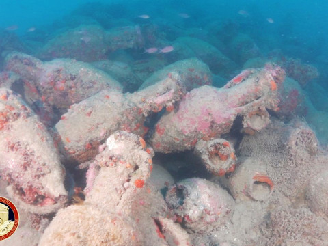 Sicile: Découverte d'une épave romaine chargée d'amphores