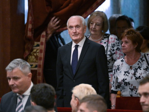 Hongrie: un ex-juge évincé par Orban devient chef de l'Etat