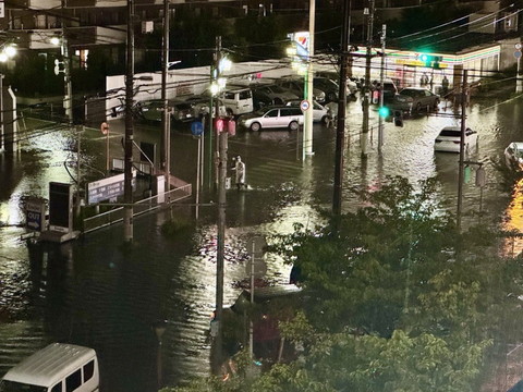 L'est du Japon sous des pluies torrentielles 