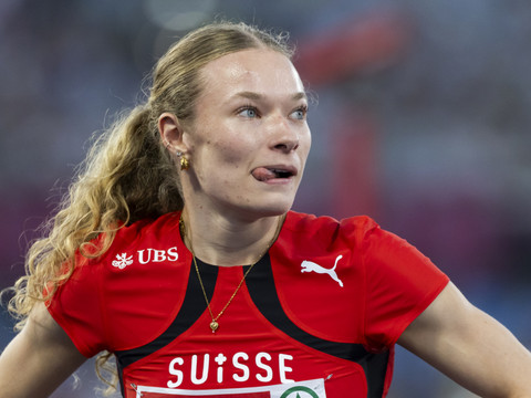 Fabienne Hoenke au pied du podium sur 200 m