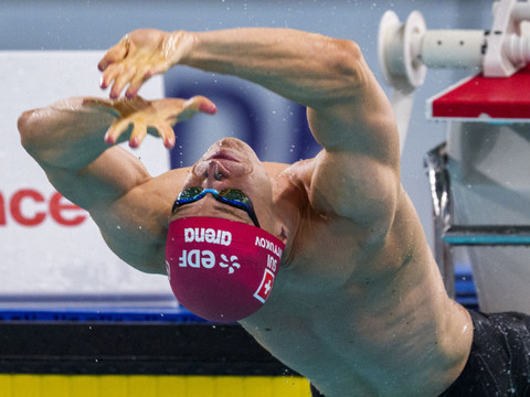 CE: Mityukov vise un gros chrono sur 100 m dos