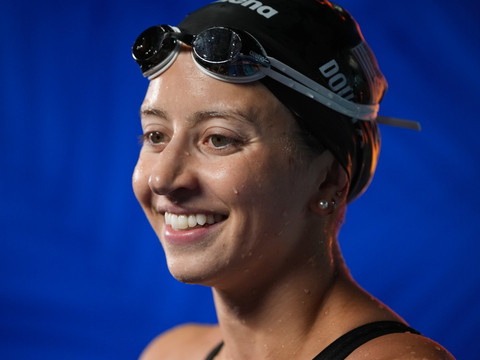 Deux records du 50 m libre en 24h pour Kate Douglass