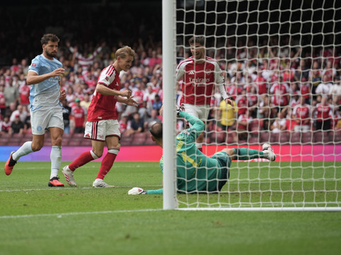 Arsenal surclasse Manchester City et remporte le Community Shield