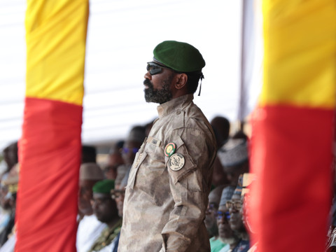 Mali: lourdes peines de prison pour des voix critiques de la junte
