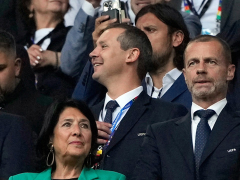 Le directeur des opérations quitte la FIFA après ses critiques