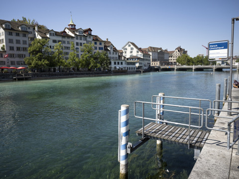Les eaux du lac de Zurich au plus bas depuis 1952, trafic entravé