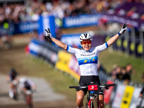 Sina Frei s'impose aux Gets en short-track