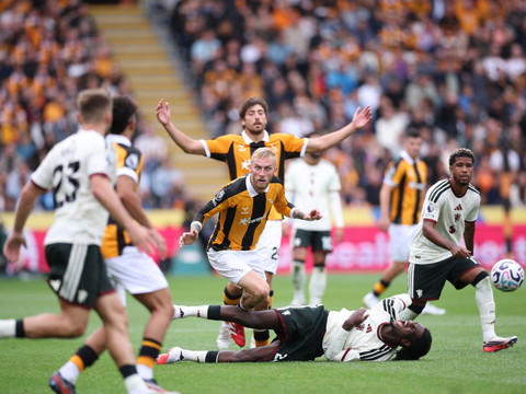 Leeds s'impose sur le fil contre Nottingham