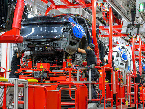 Tesla rappelle 3 millions de véhicules en Chine pour des poignées