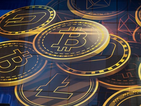 Le bitcoin dépasse les 80'000 dollars, dopé par un dollar faible