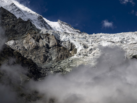 La commune de Randa met en garde contre l'effondrement d'un glacier