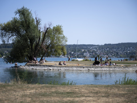 Les Suisses ont souffert de la chaleur et s'inquiètent (sondage)