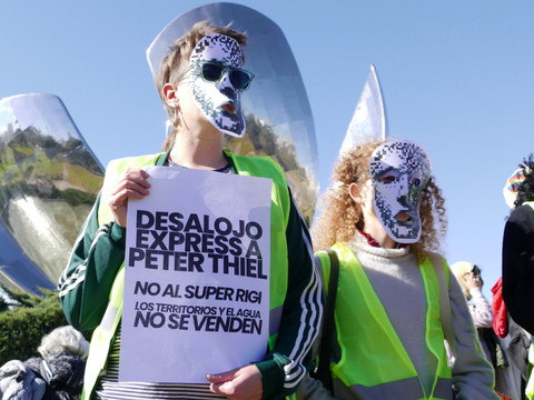 Argentine: manifestation contre le co-fondateur de Palantir