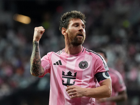 Messi inscrit un quadruplé et met fin à la disette de l'Inter Miami