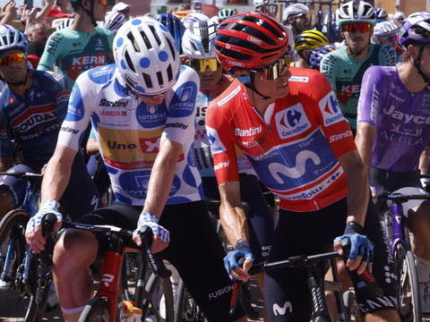 Mas remporte la 9e étape et conforte son maillot rouge