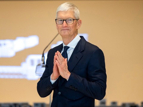 Apple: Tim Cook convoque Steve Jobs dans ses adieux aux salariés
