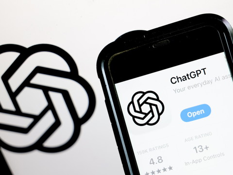 Après les piratages par des IA, dispositif de surveillance installé