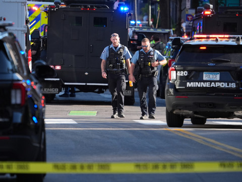 Tirs à Minneapolis: deux personnes tuées, un suspect retrouvé mort