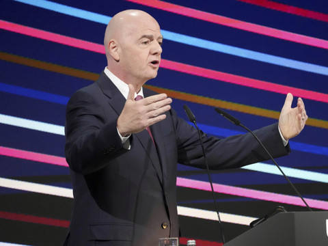 La FIFA fustige la 