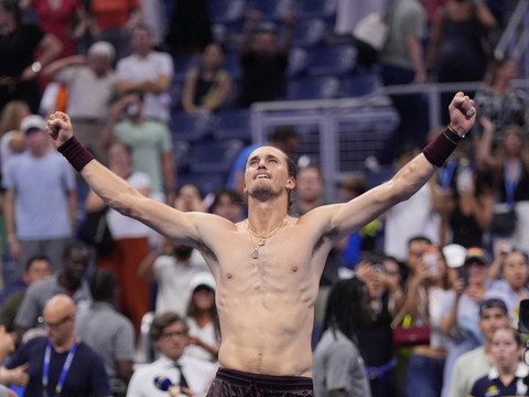 US Open: Zverev chahuté par Halys mais atteint le 3e tour