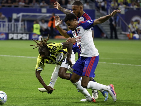 Athekame marque son premier but pour Lyon, Monaco bat le PSG