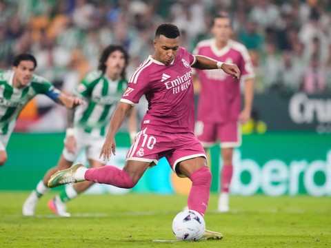 Une première défaite pour le Real Madrid de Mourinho
