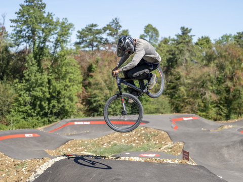 Le plus grand bike park de Romandie ouvre samedi à Porrentruy