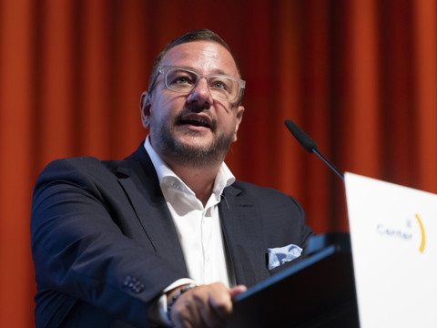 Le Centre Suisse veut mieux s'affirmer sur l'échiquier politique