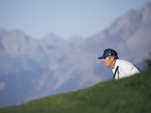 Paul Casey prend les commandes, Joel Girrbach dans le coup