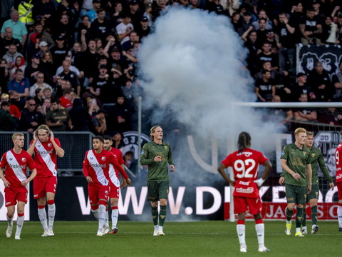 Un match interrompu à cause du comportement de supporters
